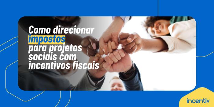 Mão encaixa peça de quebra-cabeça em forma de moeda em figuras de escola, palco cultural, hospital e quadra esportiva